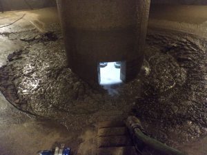 RÜB03_Becken-Bodenschlamm