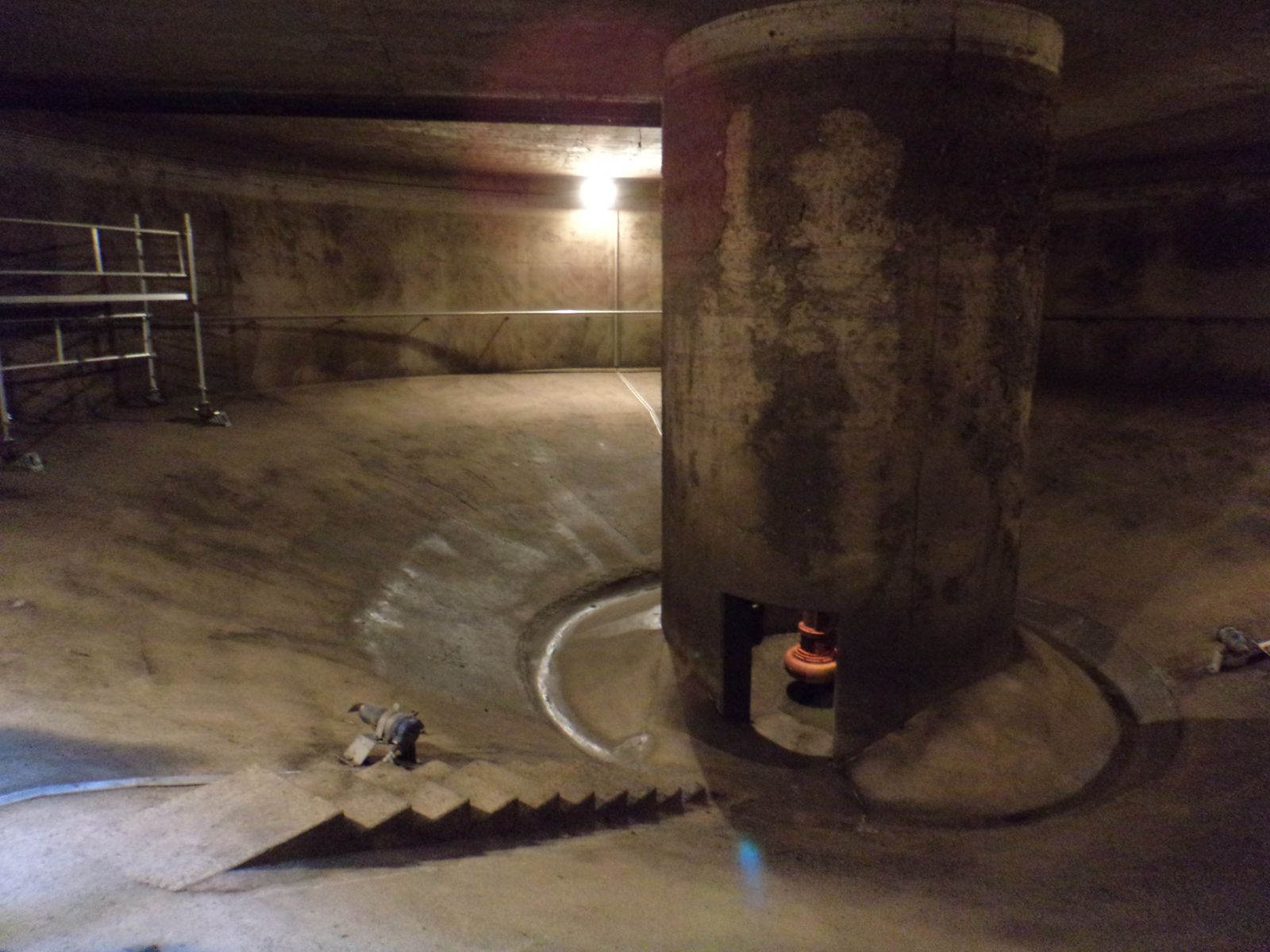 RÜB03_Becken-leer02