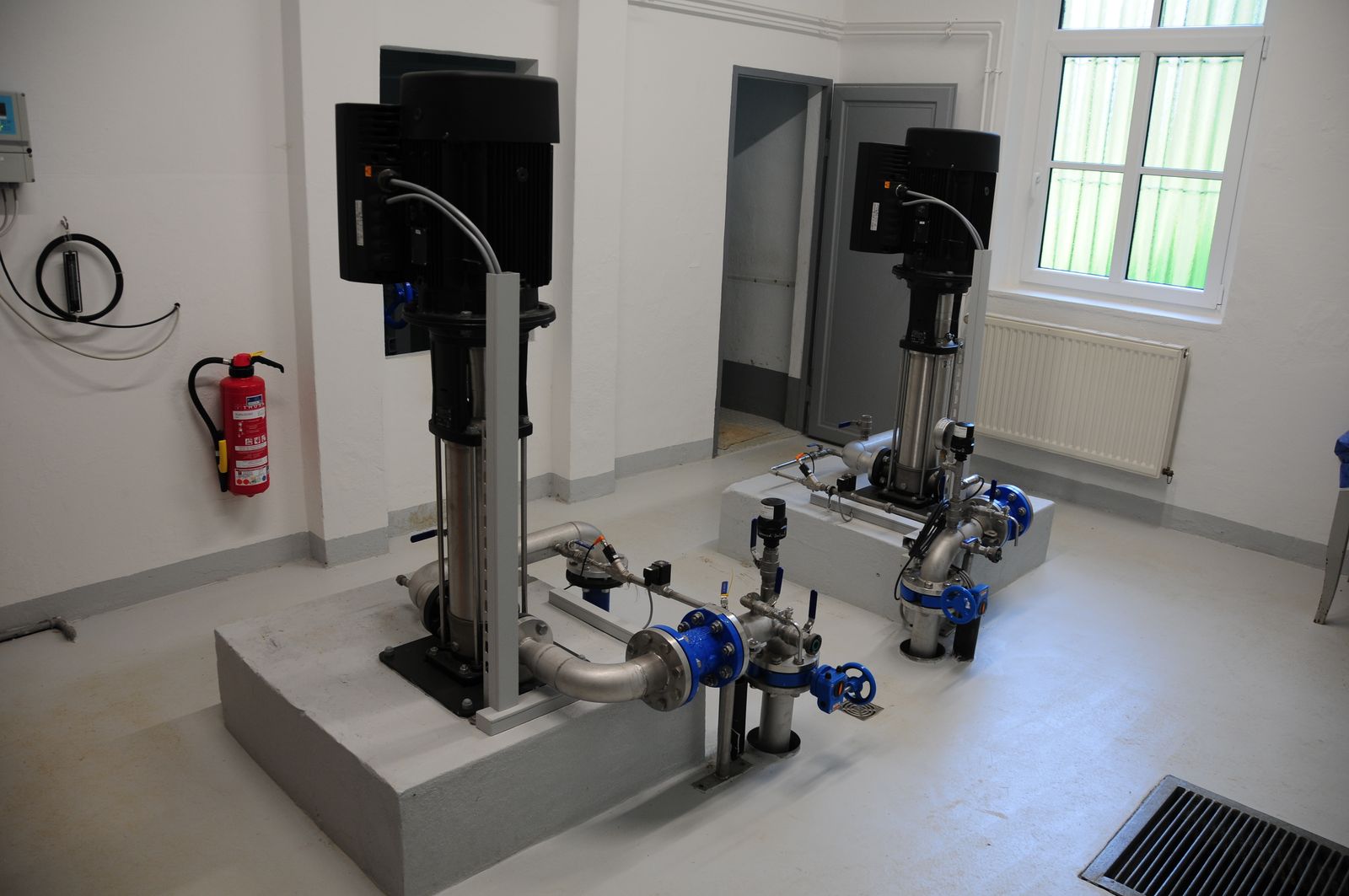 WW-Krümme. Innenansicht, Pumpen